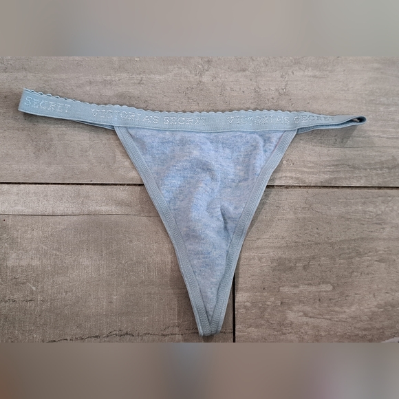 Victoria secret v-string - Picture 3 of 3